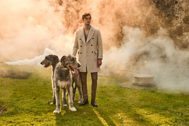 𝑨𝑹K𝑯𝑨𝑴 wolfhounds for 𝑳𝑼𝑰𝑮𝑰 𝑩𝑰𝑨𝑵𝑪𝑯𝑰 𝑺𝑨𝑹𝑻𝑶𝑹𝑰𝑨 2024 Fall/Winter campaign