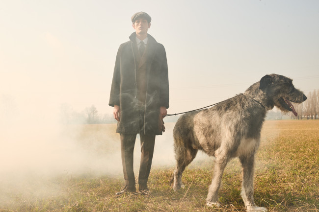 𝑨𝑹K𝑯𝑨𝑴 wolfhounds for 𝑳𝑼𝑰𝑮𝑰 𝑩𝑰𝑨𝑵𝑪𝑯𝑰 𝑺𝑨𝑹𝑻𝑶𝑹𝑰𝑨 2024 Fall/Winter campaign 📸